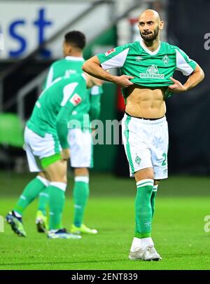 Bremen, Deutschland. 26th Feb, 2021. firo Fußball: Fuvuball: 02/26/2021 1st Bundesliga: SV Werder Bremen - SG Eintracht Frankfurt Oemer Toprak (Bremen) Quelle: dpa/Alamy Live News Stockfoto