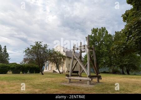 Old Mission Bell in der Mission of the Sacred Heart im Old Mission State Park, Cataldo, Idaho. Stockfoto