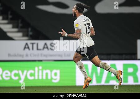 Derby, Großbritannien. Februar 2021, 26th. Colin Kazim-Richards #13 von Derby County feiert sein Ziel, es 1-1 in Derby, UK am 2/26/2021. (Foto von Mark Cosgrove/News Images/Sipa USA) Quelle: SIPA USA/Alamy Live News Stockfoto