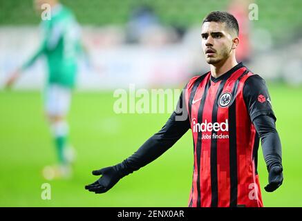 Bremen, Deutschland. 26th Feb, 2021. firo Fußball: Fußball: 02/26/2021 1st Bundesliga: SV Werder Bremen - SG Eintracht Frankfurt Andre Silva (Frankfurt), ENTTA weltweit Credit: dpa/Alamy Live News Stockfoto