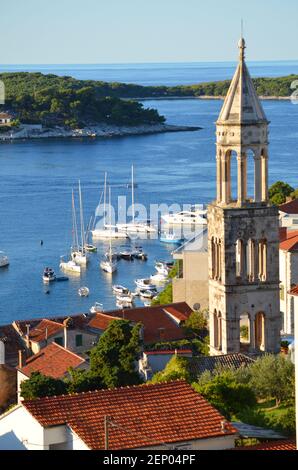 Hafenstadt Hvar, Insel Hvar, Fahrradtouren in der dalmatinischen Inselregion von Kroatien. Stockfoto