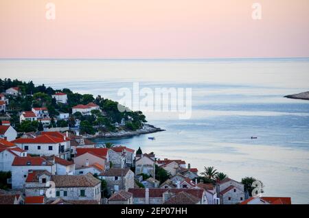 Hafenstadt Hvar, Insel Hvar, Fahrradtouren in der dalmatinischen Inselregion von Kroatien. Stockfoto