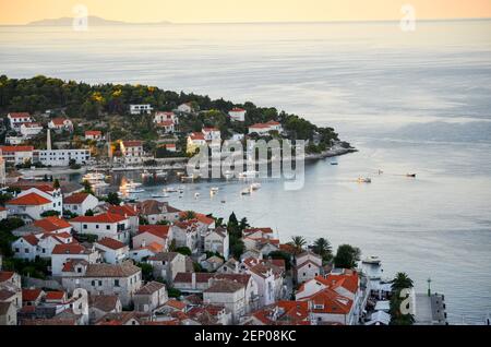 Hafenstadt Hvar, Insel Hvar, Fahrradtouren in der dalmatinischen Inselregion von Kroatien. Stockfoto