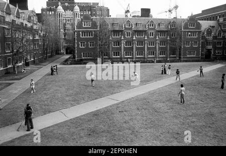 Die Schüler haben Spaß im Freien. University of Pennsylvania. Philadelphia, USA, 1976 Stockfoto