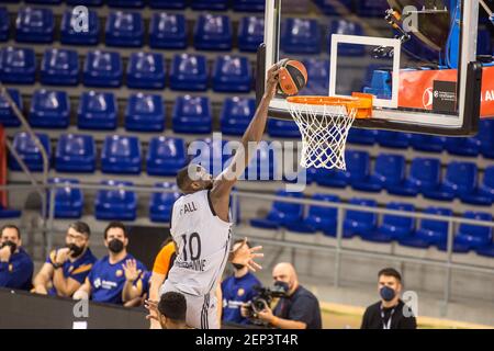 Barcelona, Spanien. Februar 2021, 26th. Moustapha Fall von ASVEL Villeurbanne in Aktion während Turkish Airlines Euroleague, Spiel zwischen FC Barcelona Bàsquet und ASVEL Lyon-Villeurbanne im Palau Blaugrana.(Final Score; Barcelona 69:76 Lyon-Villeurbanne) Kredit: SOPA Images Limited/Alamy Live News Stockfoto