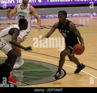 26. Februar 2021 - Long Beach State 49ers Wache Chance Hunter #31 fährt während eines Spiels zwischen den Hawaii Rainbow Warriors und dem Long Beach State 49ers in der simplifi Arena im Stan Sheriff Center in Honolulu, HI - Michael Sullivan/CSM Stockfoto