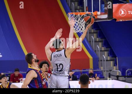 Barcelona, Spanien. Februar 2021, 26th. Amine Noua und Nikola Mirotic während des Spiels zwischen FC Barcelona und ASVEL Lyon-Villeurbanne, entsprechend der Woche 26 der Euroleague, gespielt im Palau Blaugrana, in Barcelona am 26. Februar 2020. Foto JGS/Cordon Press Credit: CORDON PRESS/Alamy Live News Stockfoto