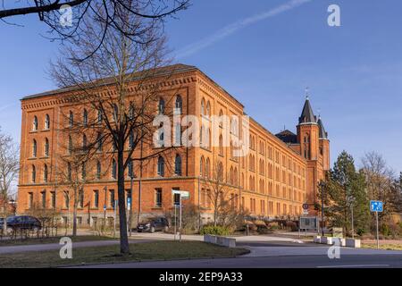 Das neue Rathaus von Celle ist ein markante Backsteingebäude direkt außerhalb der Altstadt. Stockfoto