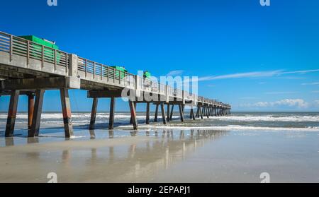 Jacksonville Beach Pier wird gerade gebaut Stockfoto