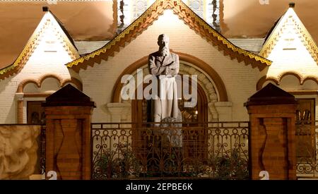 Die State Tretjakov Gallery ist eine Kunstgalerie in Moskau, Russland, dem führenden Verwahrer der russischen bildenden Kunst in der Welt. Die Fassade der Galerie bauen Stockfoto