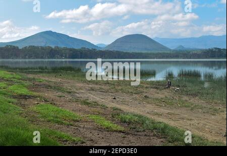 Landschaftlich schöner Blick auf den Elementaita See gegen Berge in Naivasha, Kenia Stockfoto