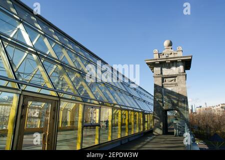 Blick auf Moskau, Russland. Puschkinski (Andrejewski) Fußgängerbrücke Stockfoto