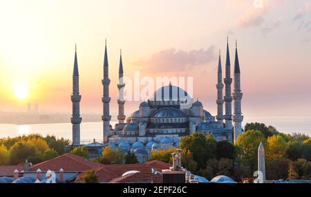 Die Blaue Moschee oder Sultan Ahmet Moschee bei Sonnenuntergang, Istanbul, Türkei Stockfoto