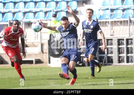 Bochum, Deutschland. 27th Feb, 2021. firo: 02/27/2021 Fußball: Fußball: 2nd Bundesliga-Saison 2020/21 VfL Bochum - Würzburg, Kickers Würzburg, Würzburg Danny Blum, Einzelaktion, Schuss, Fotos Quelle: dpa/Alamy Live News Stockfoto