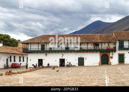 Atemberaubende leer, keine Touristen.Villa de Leyva Hauptplatz 500 Jahre alte Stadt. Bergkette. Boyaca, Kolumbien, Kolumbianische Anden, Südamerika Stockfoto