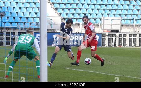 firo: 27.02.2021 Fußball: Fußball: 2nd Bundesliga-Saison 2020/21 VfL Bochum - Würzburg, Kickers Würzburg, Würzburg Gerrit Holtmann, schießt, die, Ziel, bis, 3: 0, Duelle, gegen, Christian Strohdiek weltweit im Einsatz Stockfoto