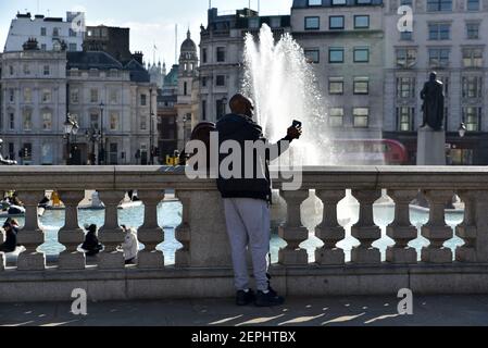 London, Großbritannien. Februar 2021, 27th. UK Wetter: Sonniger Tag in London. Kredit: Matthew Chattle/Alamy Live Nachrichten Stockfoto
