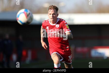 Crawley, Großbritannien. Februar 2021, 27th. Crawley Town's Jordan Maguire-Drew während EFL Sky Bet League zwei Spiel zwischen Crawley Town und Exeter City im Peoples Pension Stadium in Crawley. Kredit: James Boardman/Alamy Live Nachrichten Stockfoto