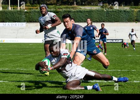 Madrid, Spanien. Februar 2021, 27th. Spieler in Aktion während des Madrid Rugby 7s-Matches zwischen Kenia und den USA im Estadio Nacional Complutense in Madrid, Spanien. Kredit: SPP Sport Presse Foto. /Alamy Live Nachrichten Stockfoto