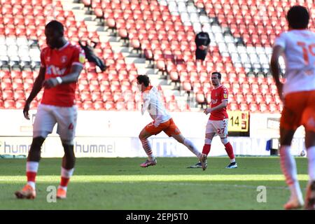 LONDON, ENGLAND. FEB 27th Matty Virtue of Blackpool feiert nach dem zweiten Tor seines Teams während des Sky Bet League 1-Spiels zwischen Charlton Athletic und Blackpool im The Valley, London am Samstag, 27th. Februar 2021. (Kredit: Ivan Yordanov, MI Nachrichten) Kredit: MI Nachrichten & Sport /Alamy Live Nachrichten Stockfoto