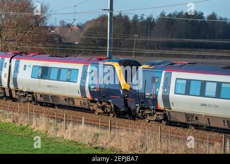 Avanti West Coast Super Voyager in neuem Gewand in Winwick an der West Coast Main Line. Stockfoto