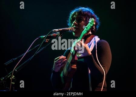 Merrill Garbus von Tune-Yards spielt live auf der Bühne im Roundhouse, Camden Town - London. Bilddatum: Dienstag, 20th. März 2018. Bildnachweis sollte lauten: David Jensen Stockfoto