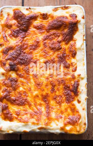 Hausgemachte Fleisch Bolognese Lasagne mit Mozzarella Käse Stockfoto