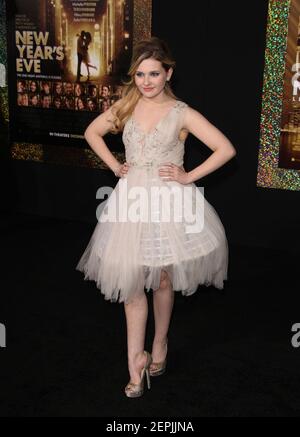 Hollywood, Vereinigte Staaten Von Amerika. 05th Dez 2011. HOLLYWOOD, CA - 05. DEZEMBER: Abigail Breslin kommt am 5. Dezember 2011 bei der Los Angeles Premiere "Silvester" im Grauman's Chinese Theatre in Hollywood, Kalifornien an. Personen: Abigail Breslin Kredit: Storms Media Group/Alamy Live News Stockfoto