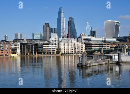 Skyline der Stadt London und Themse an einem klaren Tag. London, Großbritannien. Stockfoto