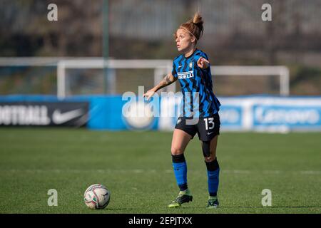 Mailand, Italien. Februar 2021, 27th. Beatrice Merlo (#13 Inter) während der Serie A Frauenspiel zwischen FC Inter und Hellas Verona im Suning Sport Center YDC in Mailand, Italien Credit: SPP Sport Press Photo. /Alamy Live Nachrichten Stockfoto