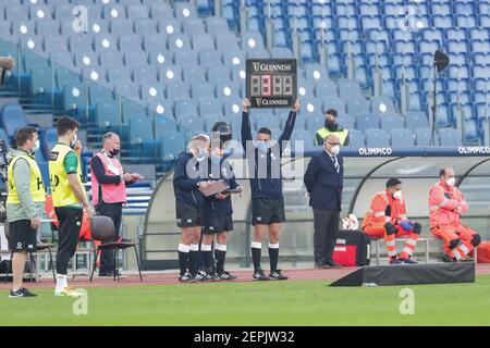 Rom, Italien. 27th Feb, 2021. Schiedsrichter während 2021 Guinness Six Nations Rugby - Italien gegen Irland, Rugby Six Nations Spiel in Rom, Italien, Februar 27 2021 Kredit: Unabhängige Fotoagentur/Alamy Live Nachrichten Stockfoto