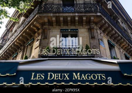 Das berühmte Café Deux Magots, St Germain des Prés in Paris Stockfoto