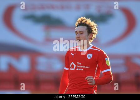 Barnsley, Großbritannien. Februar 2021, 27th. Callum Styles #4 von Barnsley während des Spiels in Barnsley, UK am 2/27/2021. (Foto von Mark Cosgrove/News Images/Sipa USA) Quelle: SIPA USA/Alamy Live News Stockfoto