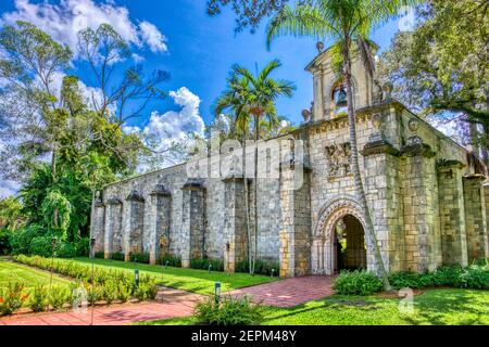 Das alte spanische Kloster St. Bernard de Clairvaux aus dem 12th. Jahrhundert zog nach North Miami, heute Teil der bischöflichen Diözese Südost-Flo Stockfoto