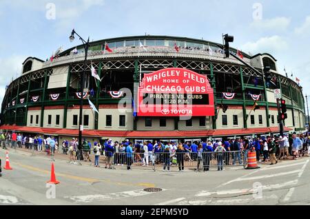 Chicago, Illinois, USA. Spieltag im Wrigley Field, Heimstadion der Chicago Cubs. Stockfoto