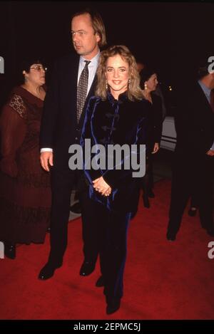 Daniel Gillham und Stockard Channing bei der Los Angeles Premiere von "Six Degrees of Separation" im Los Angeles County Museum of Art in Los Angeles, Kalifornien 08. Dezember 1993 Quelle: Ralph Dominguez/MediaPunch Stockfoto