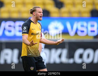 Dresden, Deutschland. Februar 2021, 27th. Fußball: 3. liga, SG Dynamo Dresden - FC Ingolstadt 04, 26. Spieltag, im Rudolf-Harbig-Stadion. Dynamos Sebastian Mai Gesten. Quelle: Robert Michael/dpa-Zentralbild/dpa/Alamy Live News Stockfoto