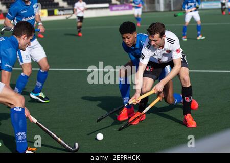 AMSTELVEEN, NIEDERLANDE - FEBRUAR 27: Johannes Mooij von Amsterdam während des holländischen Eishockey Tulp Hoofdklasse Spiels zwischen Amsterdam H1 und Kampong H1 Stockfoto