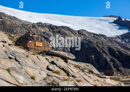 Pfadzeichen. Nationalpark Hohe Tauern. Osttirol 360 Grad Skyline Trail. Dorfertal. Venediger Group. Virgental. Österreichische Alpen. Europa Stockfoto