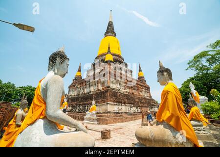 Ayutthaya, Thailand - 18. Mai 2019: Wat Yai Chaimongkon, der alte buddhistische Tempel mit alten Pagoden und Buddha-Statuen, wo ist die berühmte t Stockfoto