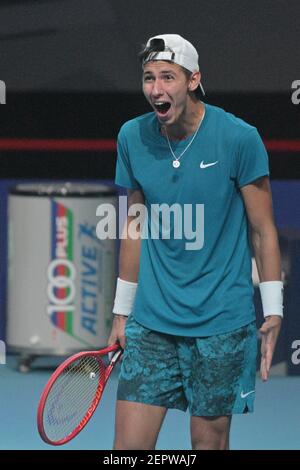 Singapur. Februar 2021, 28th. Alexei Popyrin aus Australien feiert nach dem Gewinn des Männer-Einzel-Finale gegen Alexander Bublik aus Kasachstan bei der Singapore Tennis Open Turnier in Singapur am 28. Februar 2021. Kredit: Dann Chih Wey/Xinhua/Alamy Live Nachrichten Stockfoto