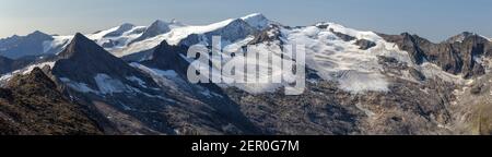 Panoramablick auf die Venediger Gruppe. Habach Kees Gletscher, Habachtal. Hinter dem Großvenediger Gipfel. Österreichische Alpen. Europa. Stockfoto