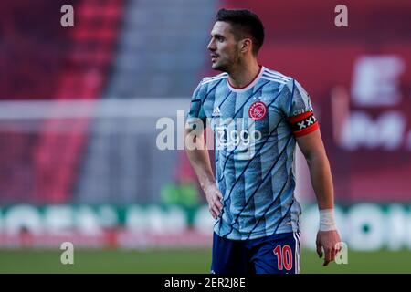 EINDHOVEN, NIEDERLANDE - FEBRUAR 28: Dusan Tadic von Ajax während des niederländischen Eredivisie-Spiels zwischen PSV und Ajax im Philips Stadion am 28. Februar 20 Stockfoto