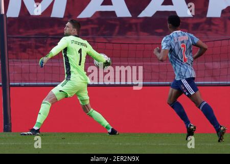 EINDHOVEN, NIEDERLANDE - FEBRUAR 28: Torwart Maarten Stekelenburg von Ajax während des niederländischen Eredivisie-Spiels zwischen PSV und Ajax bei Philips Stadio Stockfoto