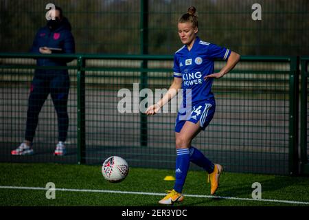 Loughborough, Großbritannien. Februar 2021, 28th. Esmee De Graaf (#14 Leicester City) während des FA Womens Championship League Spiels zwischen Leicester City und Crystal Palace im Farley Way Stadium in Loughborough, England. Kredit: SPP Sport Presse Foto. /Alamy Live Nachrichten Stockfoto