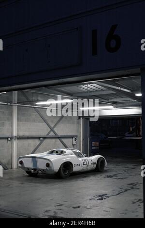 1968 Porsche 910 beim Donington Historic Festival, Donington Park Circuit, Derby. VEREINIGTES KÖNIGREICH Stockfoto