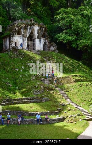 Tempel des Foliated Cross in Palenque, einem Maya-Stadtstaat im Süden Mexikos und UNESCO-Weltkulturerbe Stockfoto