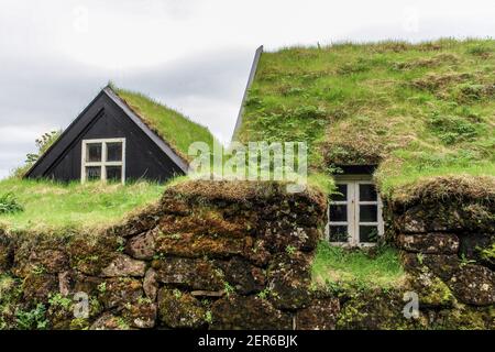 Turf Häuser in traditioneller Weise gebaut, Süd-Island Stockfoto