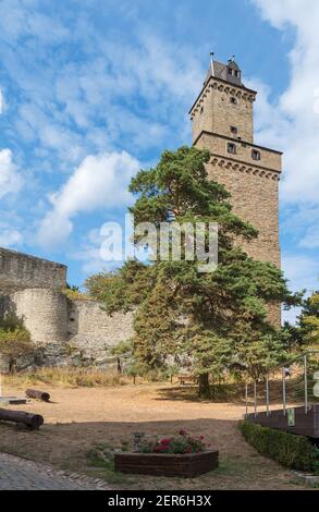 Blick auf die mittelalterliche Burg Kronberg im Taunus, Hessen, Deutschland Stockfoto