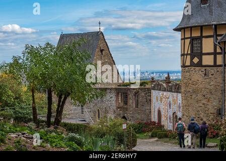 Blick auf die mittelalterliche Burg Kronberg im Taunus, Hessen, Deutschland Stockfoto